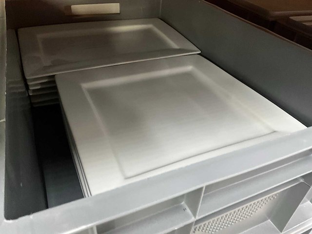 Servies, glaswerk en bestek - afbeelding 6 van  21