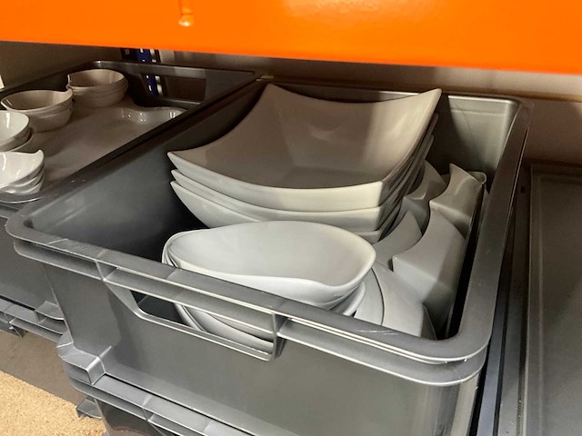 Servies, glaswerk en bestek - afbeelding 7 van  21