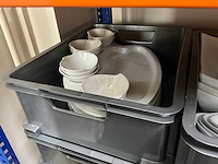 Servies, glaswerk en bestek - afbeelding 8 van  21