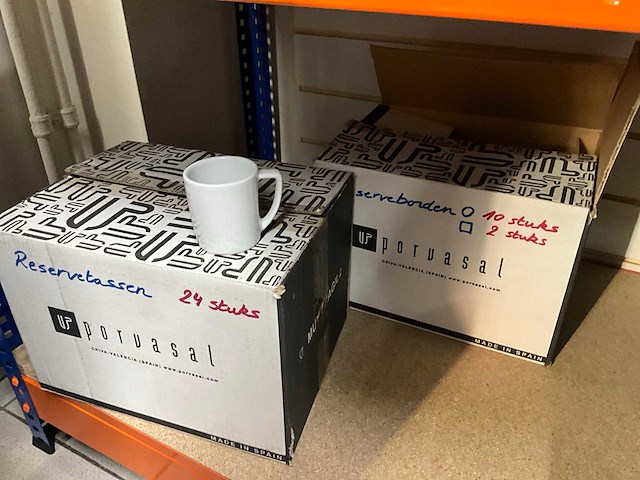 Servies, glaswerk en bestek - afbeelding 9 van  21