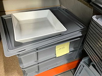 Servies, glaswerk en bestek - afbeelding 11 van  21