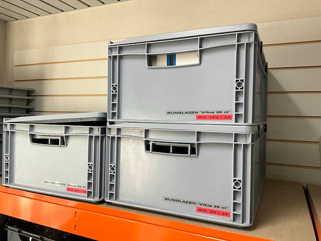 Servies, glaswerk en bestek - afbeelding 10 van  21