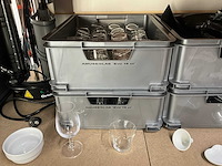 Servies, glaswerk en bestek - afbeelding 13 van  21