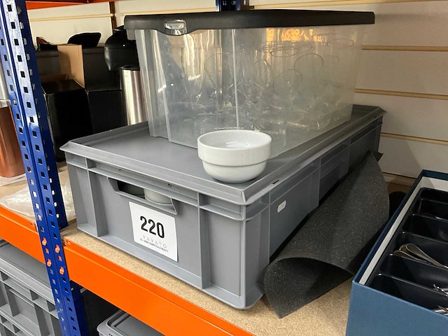 Servies, glaswerk en bestek - afbeelding 16 van  21