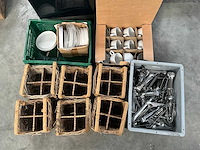 Servies, glaswerk en bestek - afbeelding 1 van  2