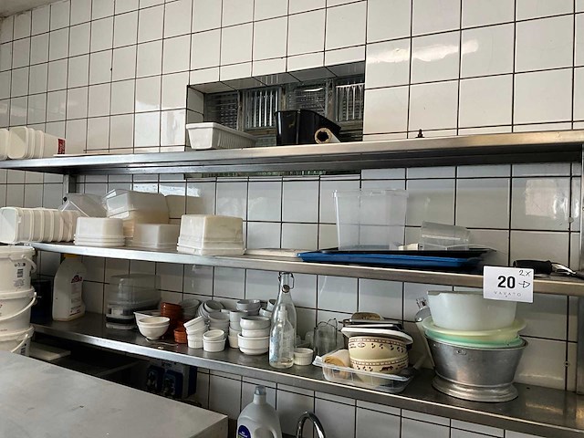 Servies, glaswerk en bestek - afbeelding 15 van  32