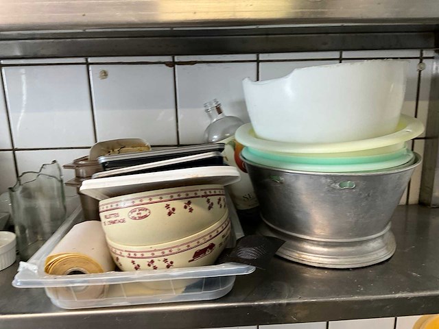 Servies, glaswerk en bestek - afbeelding 16 van  32