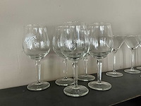 Servies, glaswerk en bestek - afbeelding 22 van  32