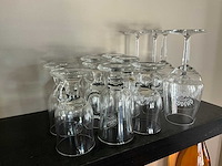 Servies, glaswerk en bestek - afbeelding 26 van  32