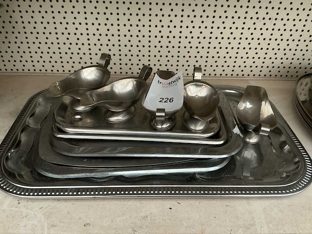 Servies - afbeelding 1 van  1