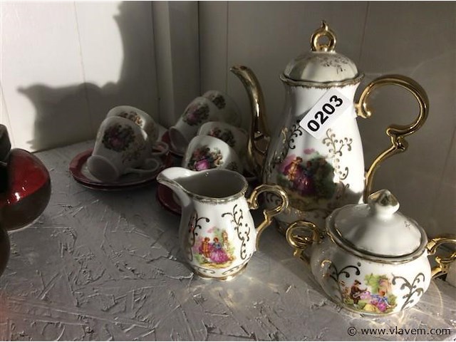 Servies - afbeelding 1 van  2