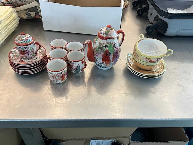 Servies - afbeelding 1 van  2