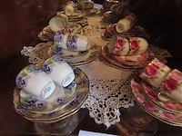 Serviesgoed en kader - afbeelding 2 van  4