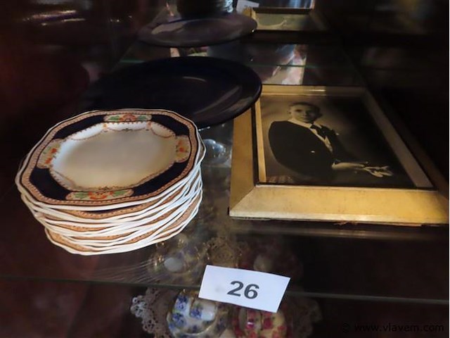 Serviesgoed en kader - afbeelding 4 van  4