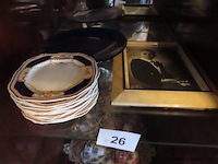 Serviesgoed en kader - afbeelding 4 van  4