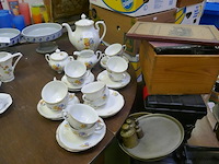 Serviesje voor 12 personen met koffie - afbeelding 1 van  1