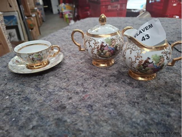 Serviesje - afbeelding 2 van  2