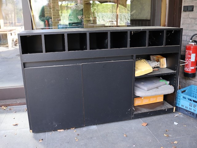 Servieskast - afbeelding 1 van  3