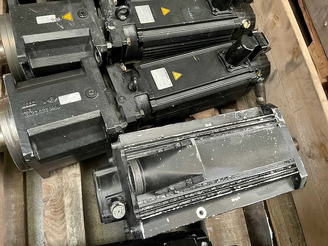 Servomotor (7x) - afbeelding 4 van  9