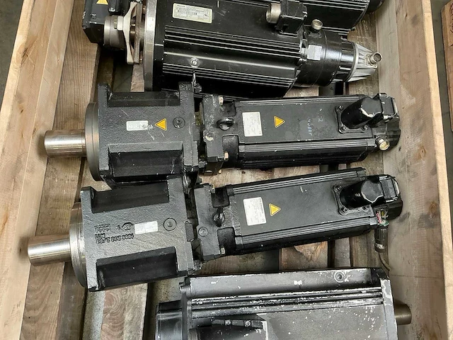 Servomotor (7x) - afbeelding 5 van  9