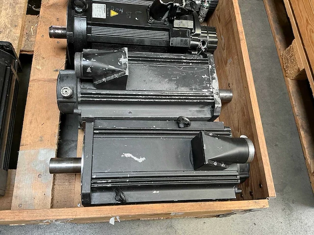 Servomotor (8x) - afbeelding 2 van  7