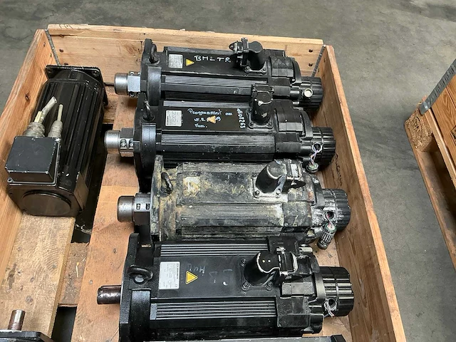 Servomotor (8x) - afbeelding 3 van  7