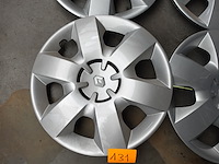 Set 16 inch renault wieldoppen - afbeelding 2 van  5