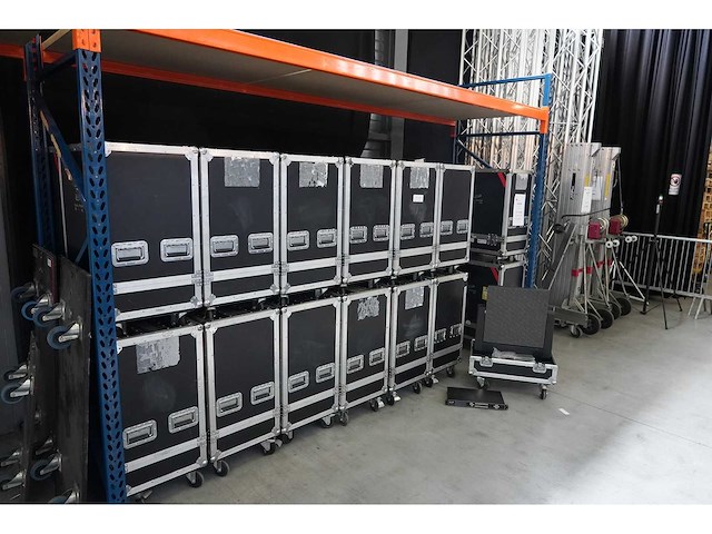 Set 30x evp762mh incl flightcases + prossesor image vsc - afbeelding 2 van  2