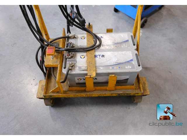 Set accu’s op een trolley - afbeelding 2 van  7