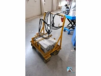 Set accu’s op een trolley - afbeelding 3 van  7