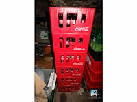 Set bakken met drankjes en afval