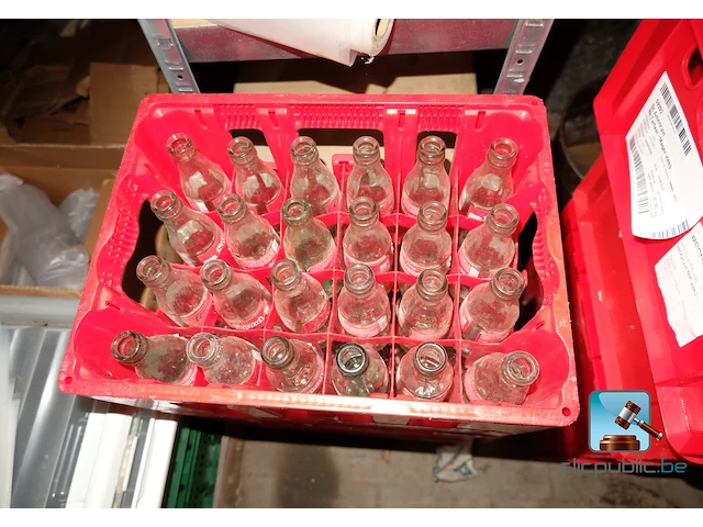Set bakken met drankjes en afval - afbeelding 5 van  7