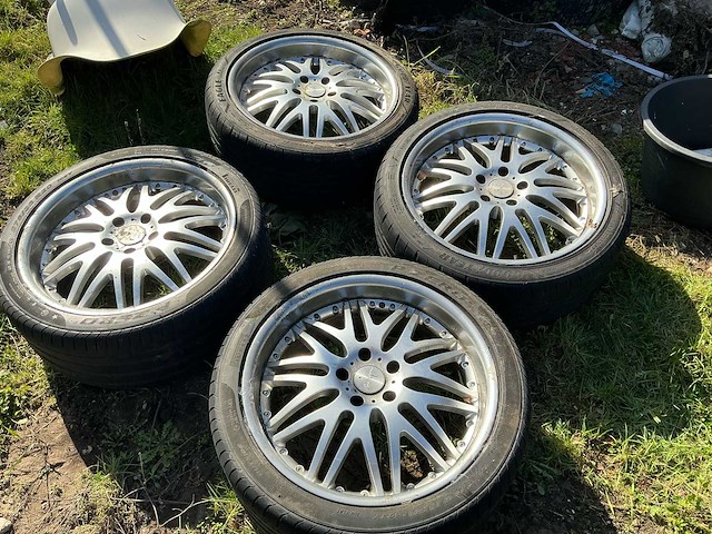 Set banden met velg velg - afbeelding 2 van  7