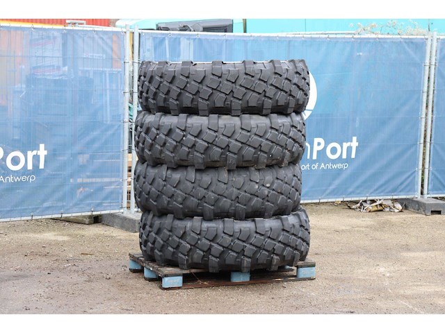 Set banden - afbeelding 1 van  1