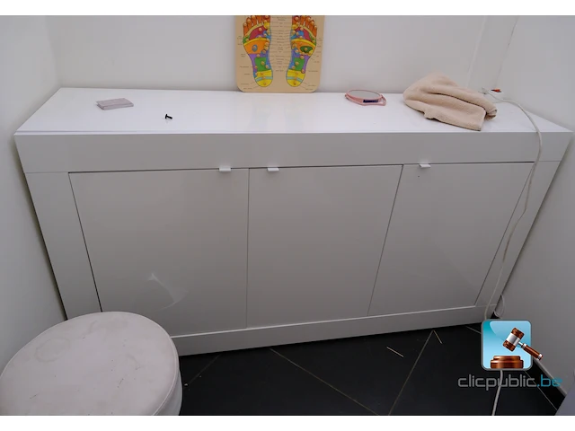 Set bestaande uit een elektrische fauteuil en een lage kast - afbeelding 9 van  11