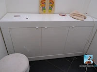 Set bestaande uit een elektrische fauteuil en een lage kast - afbeelding 9 van  11