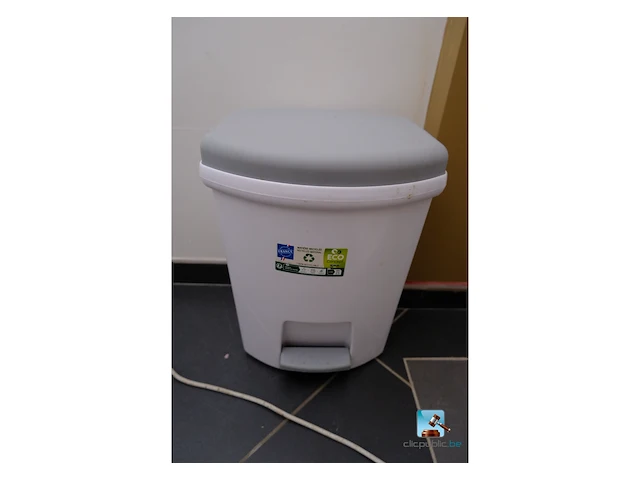 Set bestaande uit een elektrische fauteuil en een lage kast - afbeelding 10 van  11
