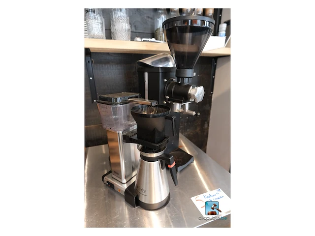 Set bestaande uit een koffiezetapparaat en een koffiemolen - afbeelding 1 van  9