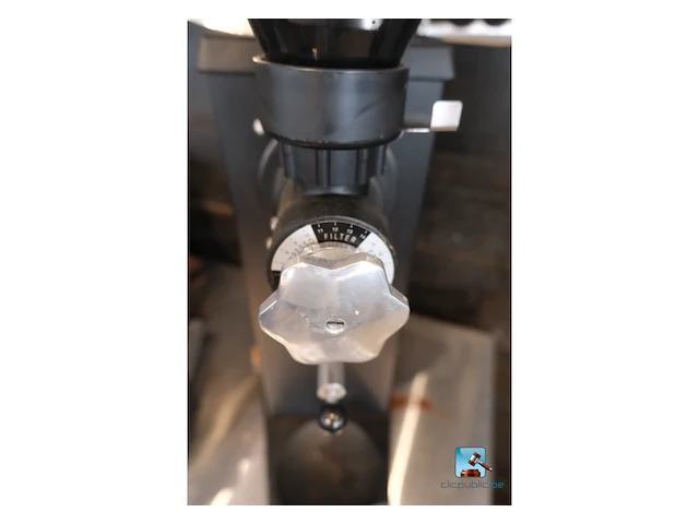 Set bestaande uit een koffiezetapparaat en een koffiemolen - afbeelding 7 van  9