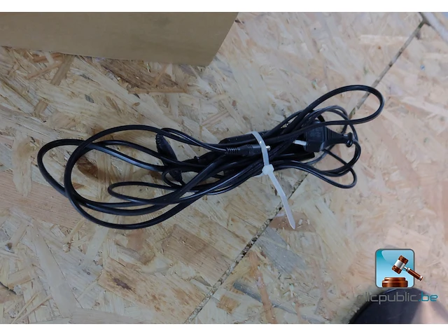 Set bestaande uit een scherm en telefoons - afbeelding 7 van  7
