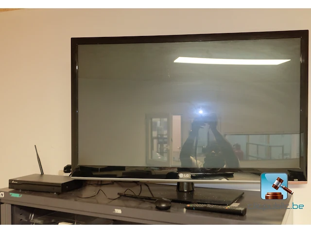 Set bestaande uit een televisie en een recorder - afbeelding 1 van  7