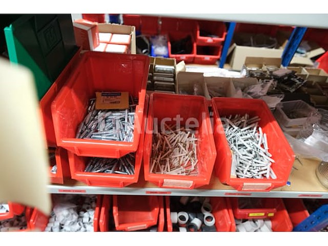 Set bevestigingen en verschillende schroeven - afbeelding 3 van  23