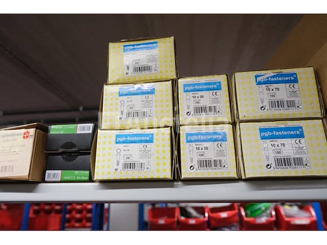 Set bevestigingen en verschillende schroeven - afbeelding 9 van  23