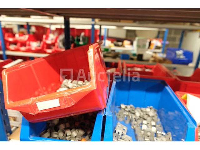 Set bevestigingen en verschillende schroeven - afbeelding 13 van  23