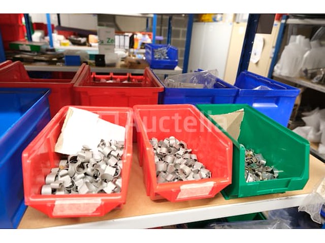 Set bevestigingen en verschillende schroeven - afbeelding 15 van  23