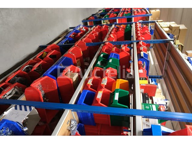 Set bevestigingen en verschillende schroeven - afbeelding 12 van  23