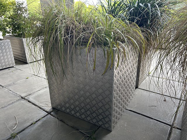 Set bloembakken (2st) 70cm x 70cm x 70cm - afbeelding 1 van  2