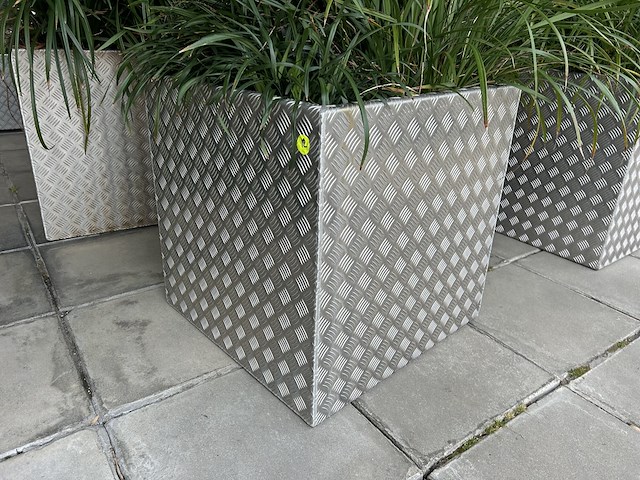 Set bloembakken (2st) 70cm x 70cm x 70cm - afbeelding 1 van  2