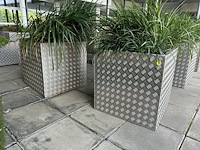 Set bloembakken (2st) 70cm x 70cm x 70cm - afbeelding 2 van  2