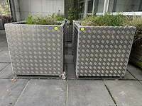 Set bloembakken (2st) 70cm x 70cm x 72cm
